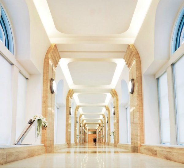 Внутри секты () Внутри секты