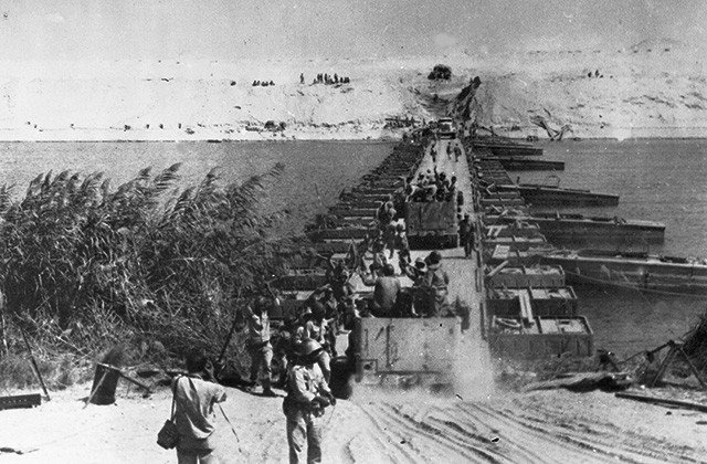 На суше, в воздухе и на море () На суше, в воздухе и на море
