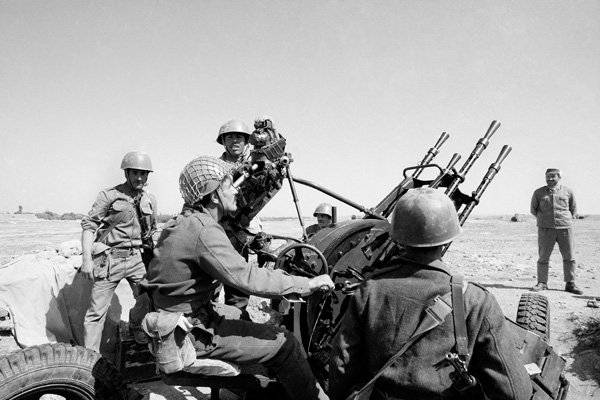 На суше, в воздухе и на море () На суше, в воздухе и на море