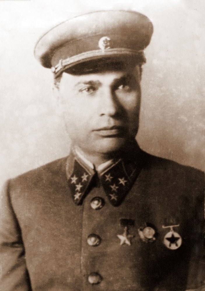 Павший смертью храбрых: командующий Юго-Западным фронтом генерал Кирпонос Павший смертью храбрых: командующий Юго-Западным фронтом генерал Кирпонос
