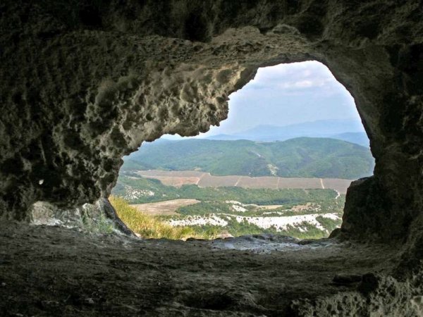 Пещерный город Крыма - "Эски-Кермен" () Пещерный город Крыма - "Эски-Кермен"