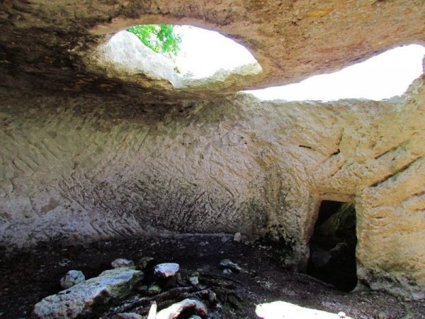 Пещерный город Крыма - "Эски-Кермен" () Пещерный город Крыма - "Эски-Кермен"