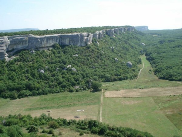 Пещерный город Крыма - "Эски-Кермен" () Пещерный город Крыма - "Эски-Кермен"