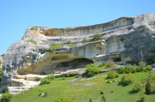 Пещерный город Крыма - "Эски-Кермен" () Пещерный город Крыма - "Эски-Кермен"