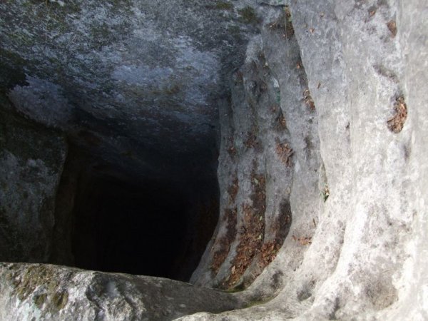 Пещерный город Крыма - "Эски-Кермен" () Пещерный город Крыма - "Эски-Кермен"