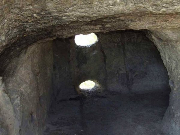 Пещерный город Крыма - "Эски-Кермен" () Пещерный город Крыма - "Эски-Кермен"