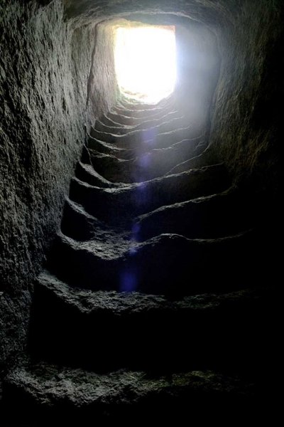 Пещерный город Крыма - "Эски-Кермен" () Пещерный город Крыма - "Эски-Кермен"