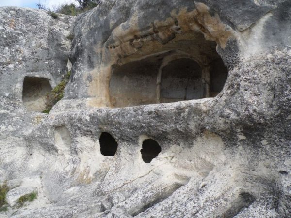 Пещерный город Крыма - "Эски-Кермен" () Пещерный город Крыма - "Эски-Кермен"