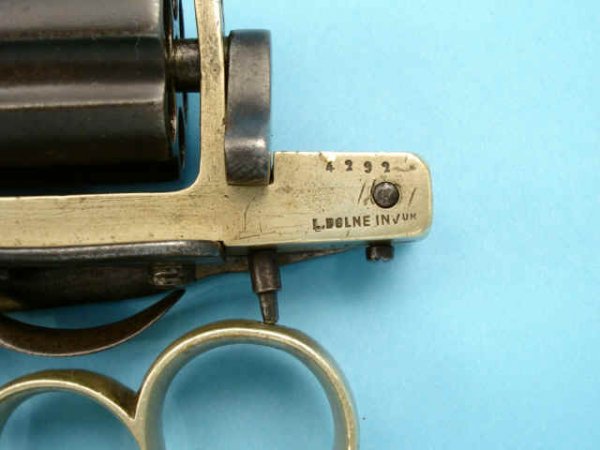 Револьвер-кастет-кинжал