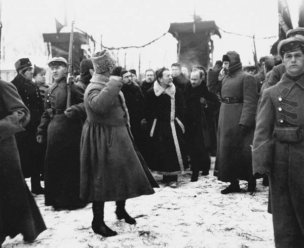 Колчака Гитлер бы разбил, а Бухарин ушёл бы в глухую оборону