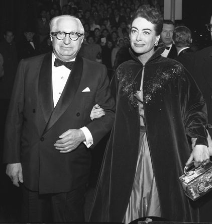 Louis_B_Mayer_and_Joan_Crawford.jpg Louis_B_Mayer_and_Joan_Crawford.jpg