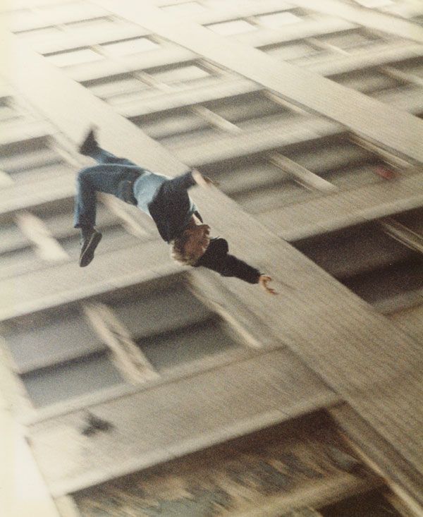 Самые абсурдные смерти исторических личностей () Самые абсурдные смерти исторических личностей