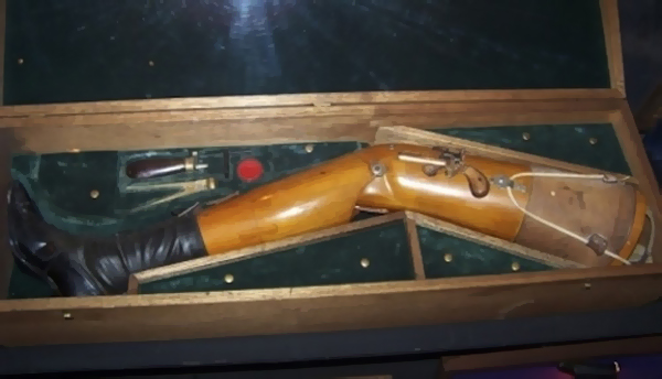 Самые абсурдные смерти исторических личностей () Самые абсурдные смерти исторических личностей