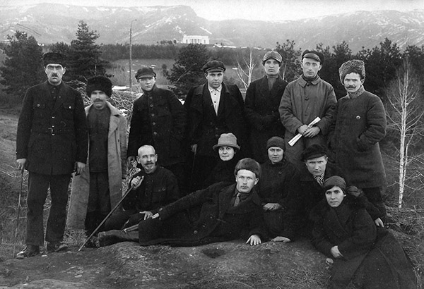 Семь биографий троцкиста «Арнольда» () Семь биографий троцкиста «Арнольда»