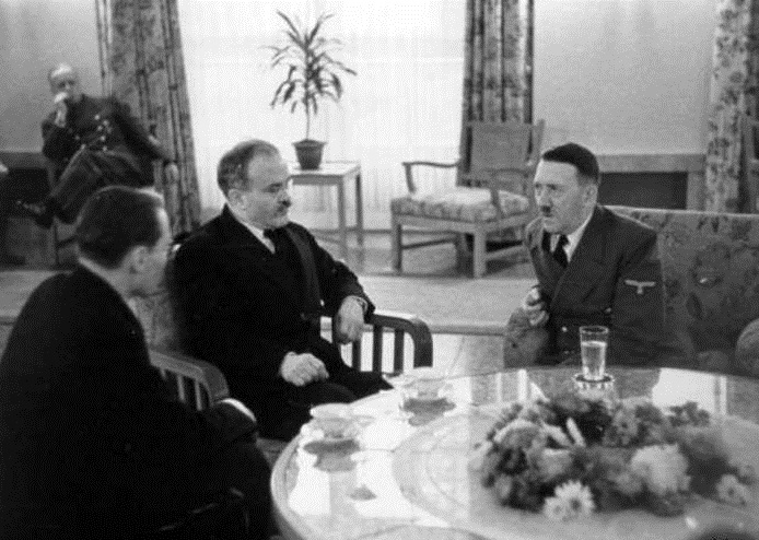 Сталин готов был стать союзником Гитлера за Проливы и Болгарию () Сталин готов был стать союзником Гитлера за Проливы и Болгарию