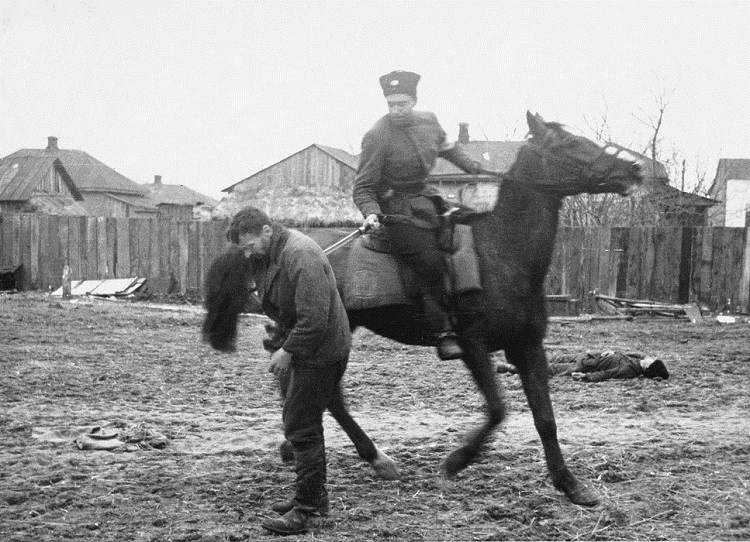 Зраков: Чешская «Хатынь», устроенная казаками-карателями () Зраков: Чешская «Хатынь», устроенная казаками-карателями