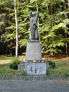 Зраков: Чешская «Хатынь», устроенная казаками-карателями () Зраков: Чешская «Хатынь», устроенная казаками-карателями