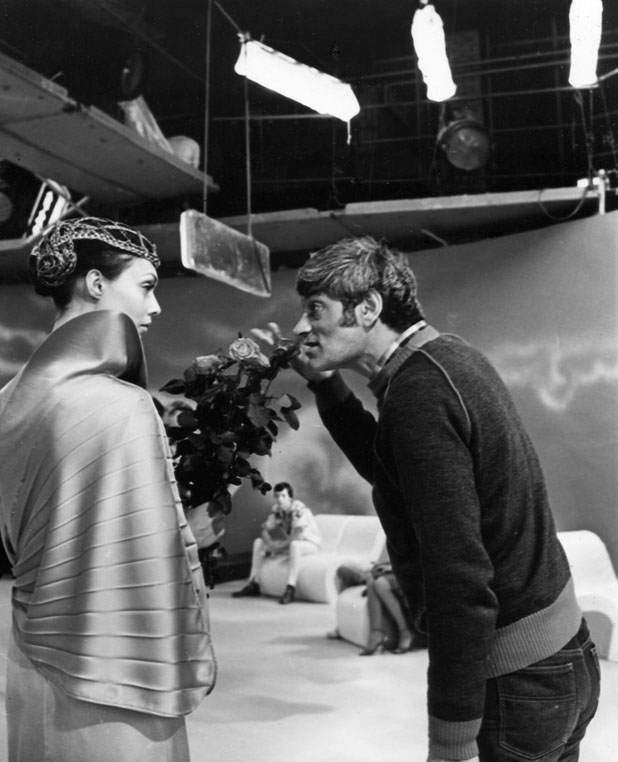 20 кадров со съёмок фильма «Гостья из будущего»