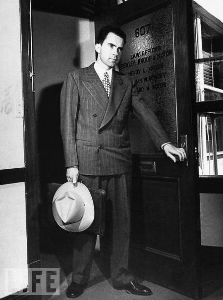 Биография Ричарда Никсона () Биография Ричарда Никсона