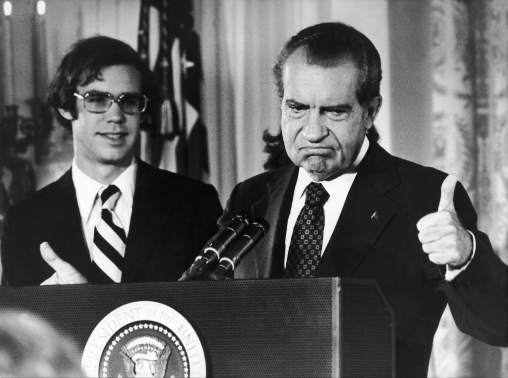 Биография Ричарда Никсона () Биография Ричарда Никсона