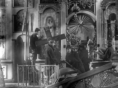 Что большевики сделали в первые годы советской власти () Что большевики сделали в первые годы советской власти