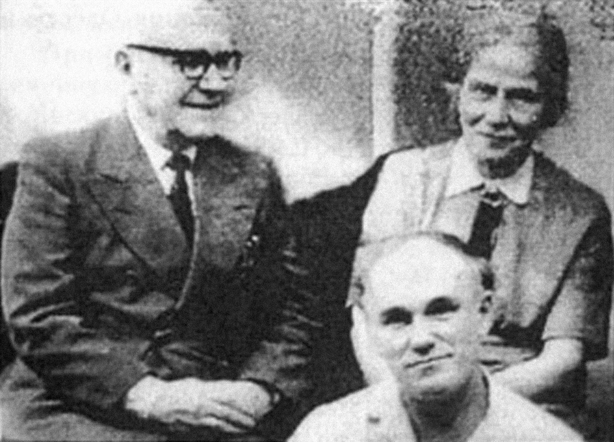 «ДЛЯ МЕНЯ МАМА УМЕРЛА ДАВНО» () «ДЛЯ МЕНЯ МАМА УМЕРЛА ДАВНО»