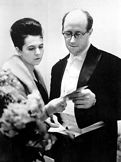 Двое в мире: Галина Вишневская и Мстислав Ростропович () Двое в мире: Галина Вишневская и Мстислав Ростропович