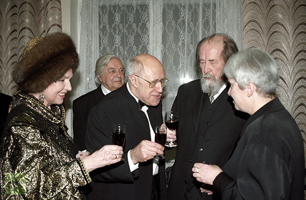 Двое в мире: Галина Вишневская и Мстислав Ростропович () Двое в мире: Галина Вишневская и Мстислав Ростропович