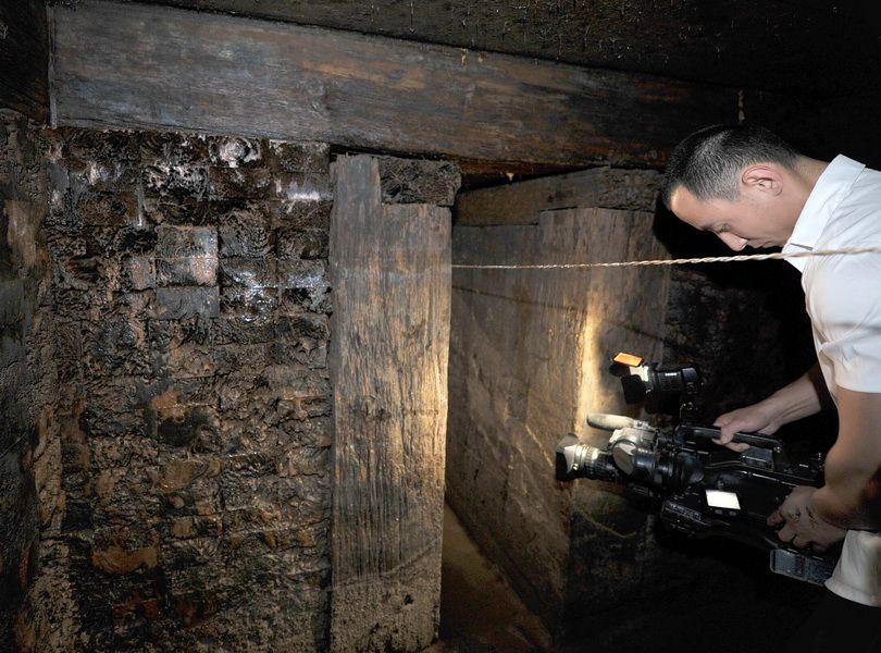 Гробница Цинь Шихуанди - и археологическая реальность () Гробница Цинь Шихуанди - и археологическая реальность