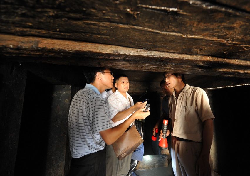 Гробница Цинь Шихуанди - и археологическая реальность () Гробница Цинь Шихуанди - и археологическая реальность