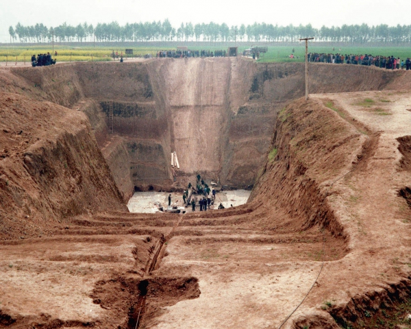 Гробница Цинь Шихуанди - и археологическая реальность () Гробница Цинь Шихуанди - и археологическая реальность