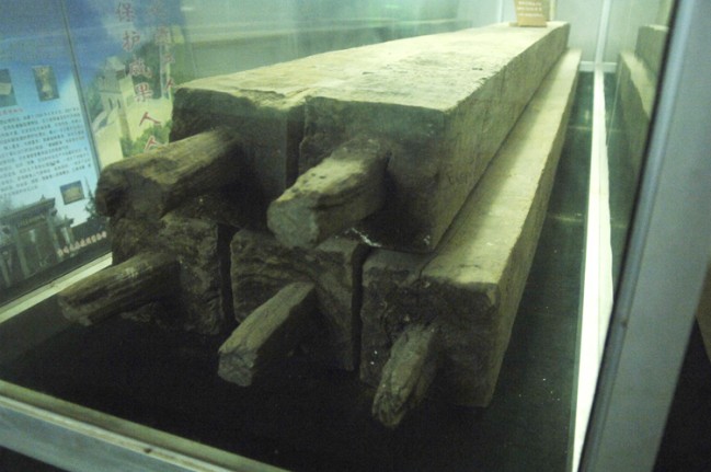 Гробница Цинь Шихуанди - и археологическая реальность () Гробница Цинь Шихуанди - и археологическая реальность