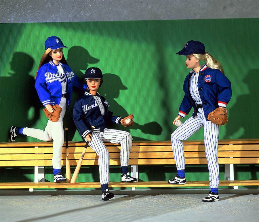 Эволюция Барби () Эволюция Барби