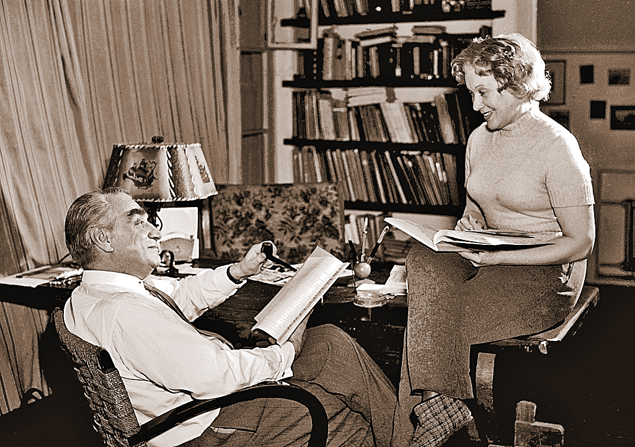 На Украине Любовь Орлову пытались отравить шипами роз