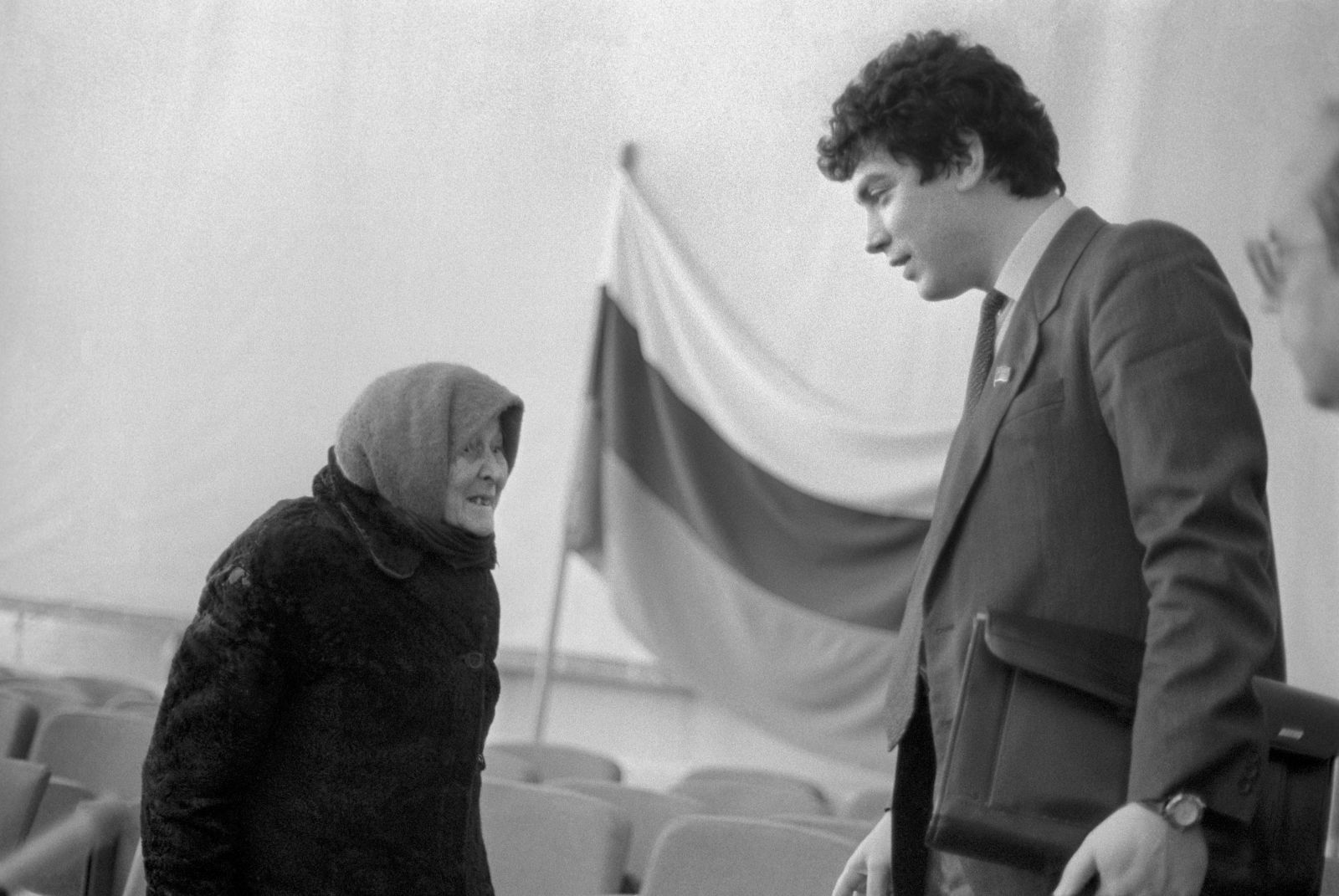 НЕИЗВЕСТНЫЙ НЕМЦОВ () НЕИЗВЕСТНЫЙ НЕМЦОВ