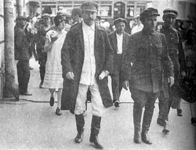 О том, как национальные лидеры «в народ выходили» () О том, как национальные лидеры «в народ выходили»