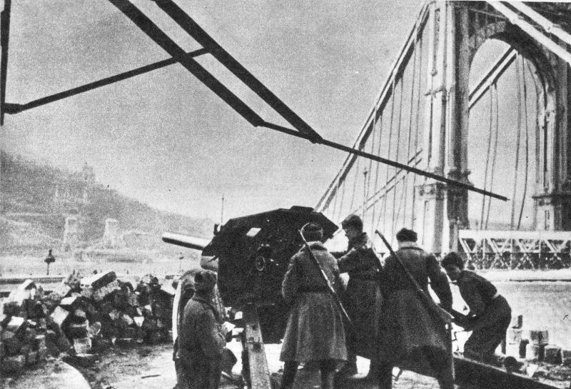 Падение Пешта. Начало штурма Буды () Падение Пешта. Начало штурма Буды