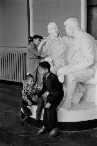 Первый приезд американских артистов в оттепельный Ленинград – в 1955 году () Первый приезд американских артистов в оттепельный Ленинград – в 1955 году