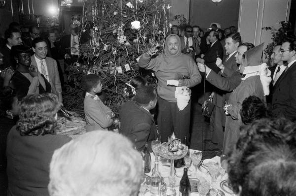 Первый приезд американских артистов в оттепельный Ленинград – в 1955 году () Первый приезд американских артистов в оттепельный Ленинград – в 1955 году