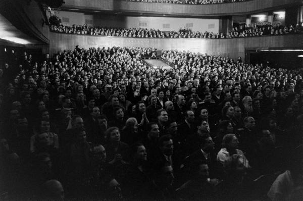 Первый приезд американских артистов в оттепельный Ленинград – в 1955 году () Первый приезд американских артистов в оттепельный Ленинград – в 1955 году