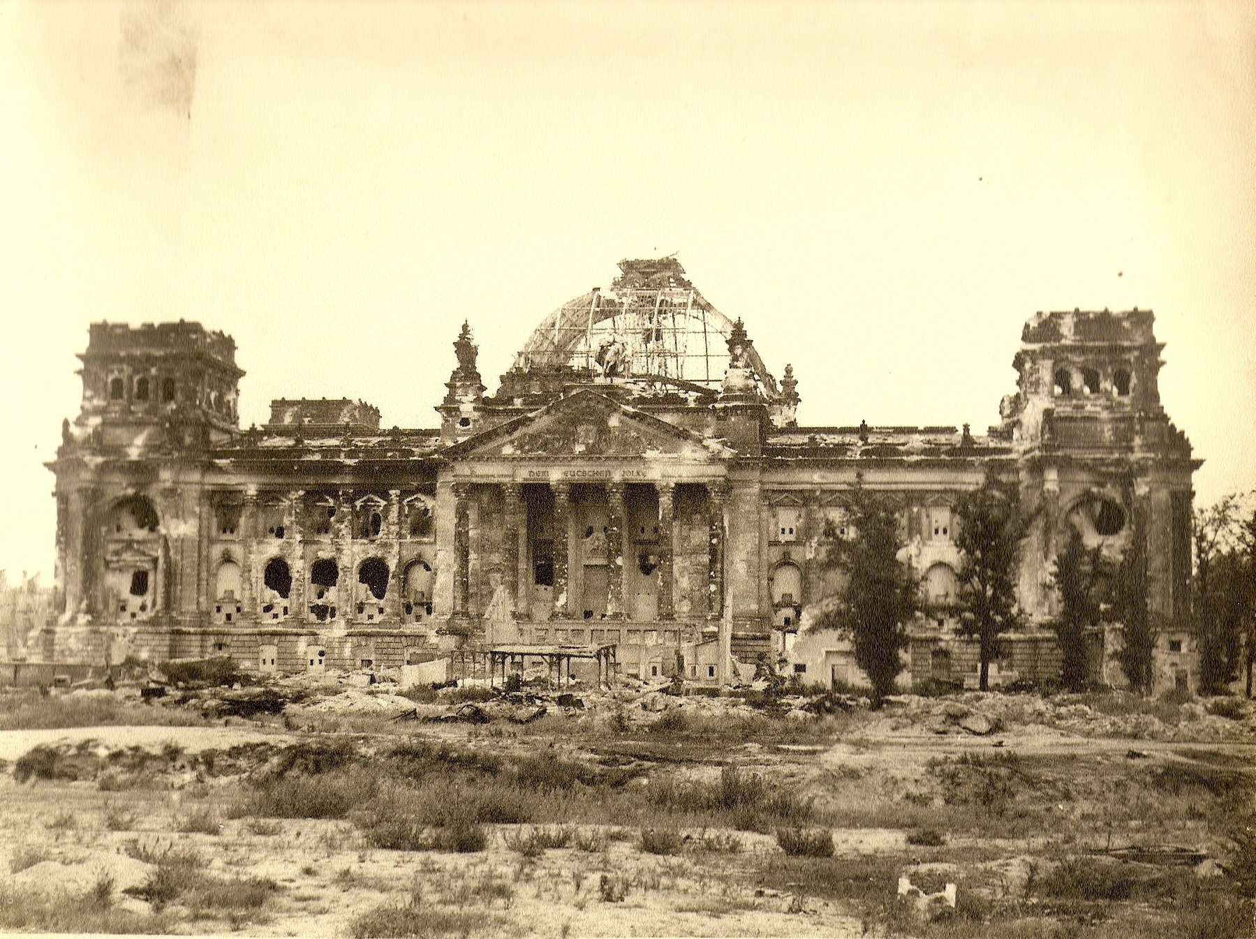 Рейхстаг в руинах. Подборка фото. Ч2. () Рейхстаг в руинах. Подборка фото. Ч2.