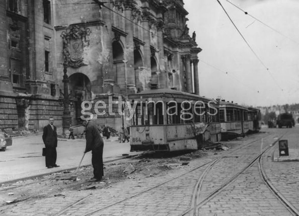 Рейхстаг в руинах. Подборка фото. Ч2. () Рейхстаг в руинах. Подборка фото. Ч2.