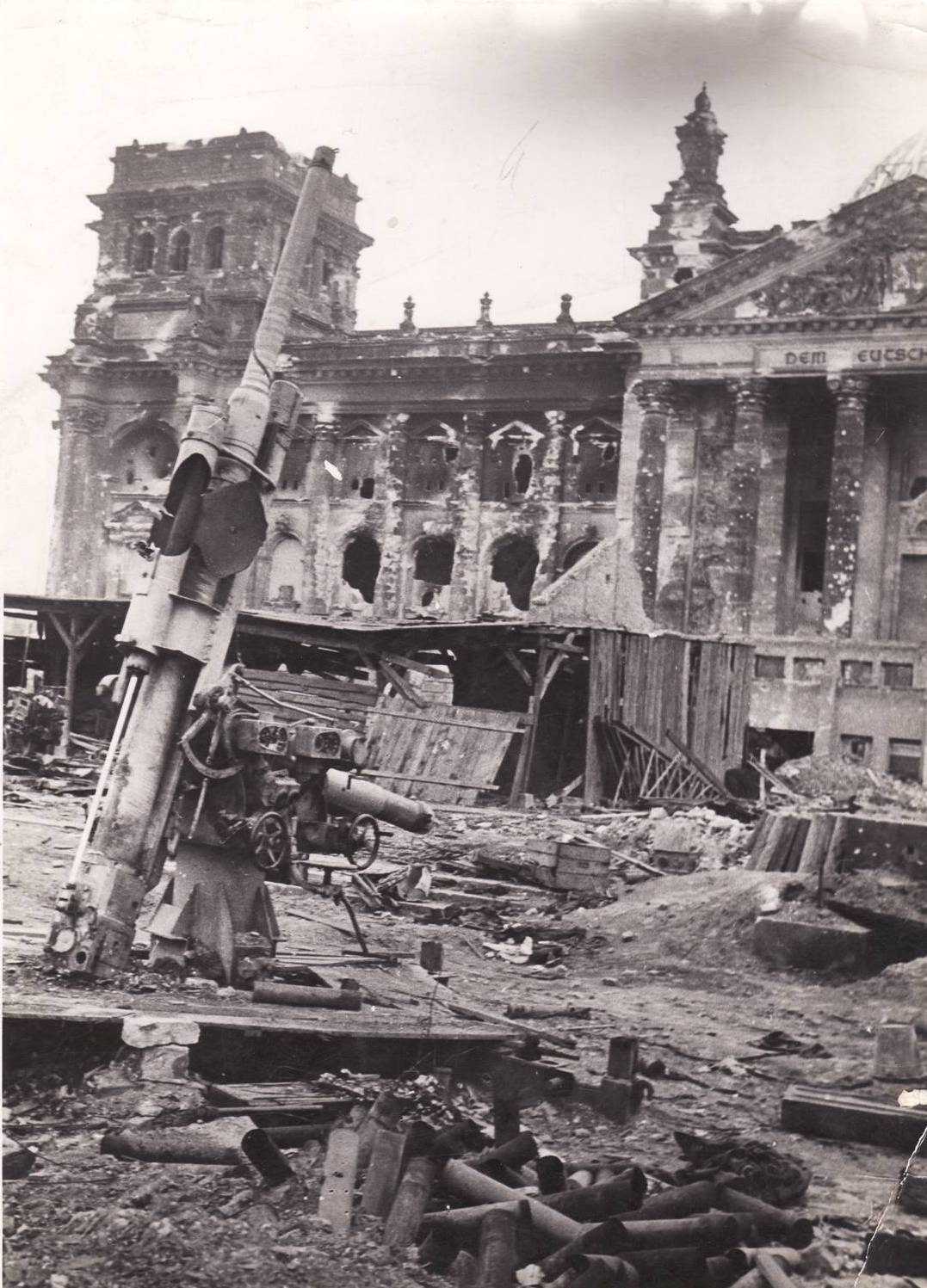 Рейхстаг в руинах. Подборка фото. Ч2. () Рейхстаг в руинах. Подборка фото. Ч2.