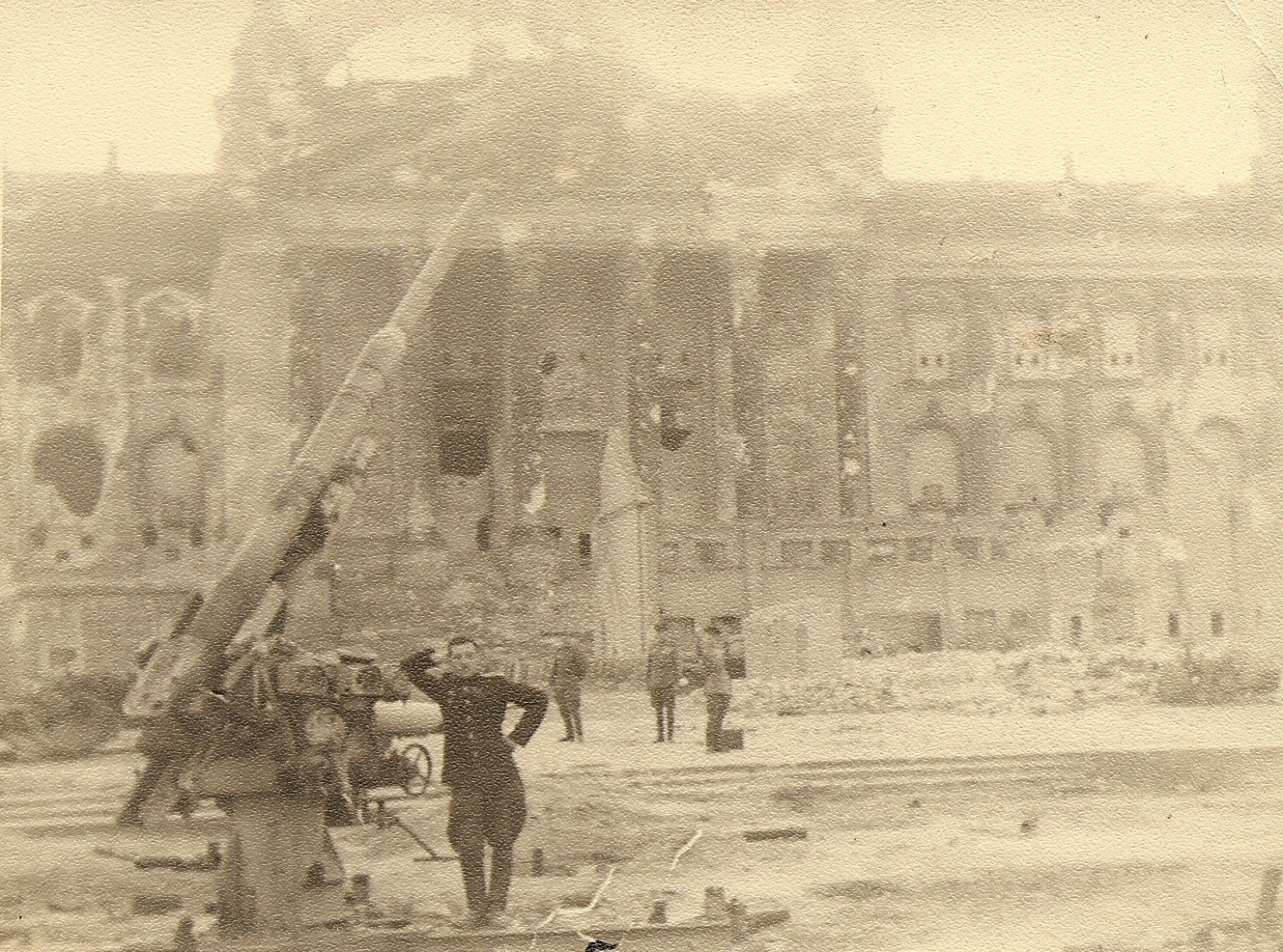 Рейхстаг в руинах. Подборка фото. Ч2. () Рейхстаг в руинах. Подборка фото. Ч2.