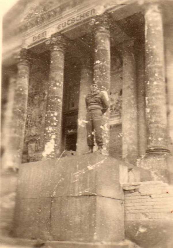 Рейхстаг в руинах. Подборка фото. Ч2.