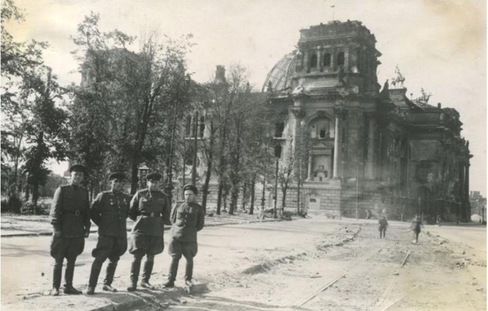 Рейхстаг в руинах. Подборка фото. Ч2. () Рейхстаг в руинах. Подборка фото. Ч2.