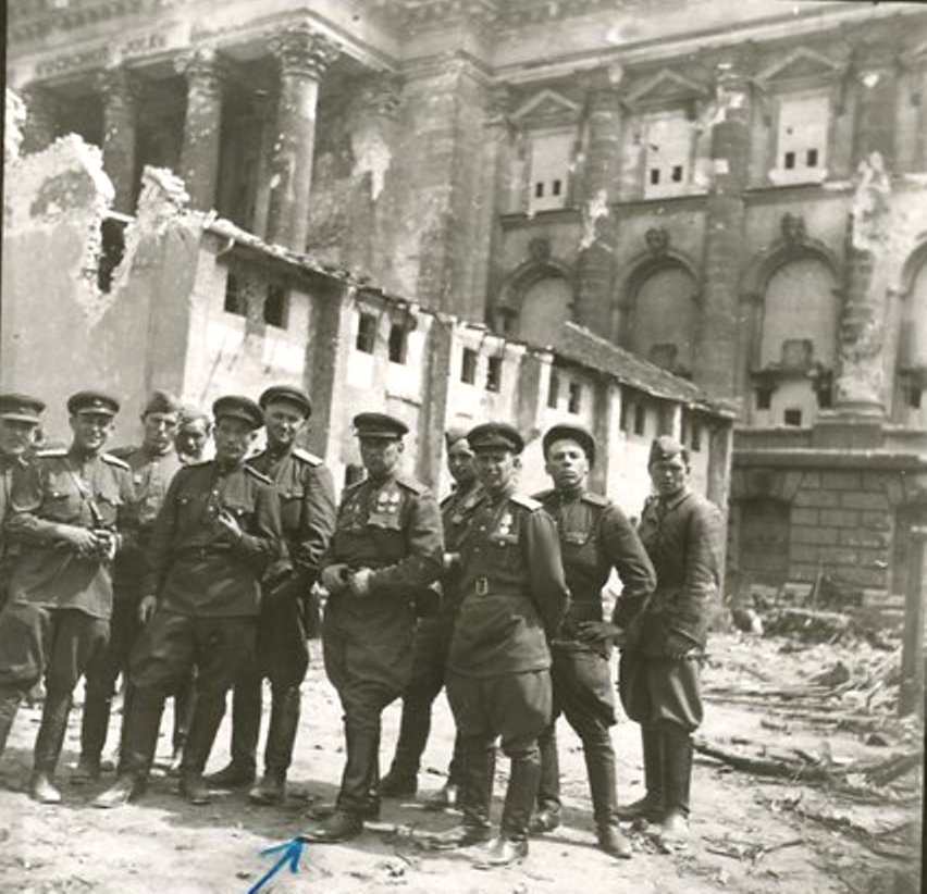 Рейхстаг в руинах. Подборка фото. Ч2. () Рейхстаг в руинах. Подборка фото. Ч2.