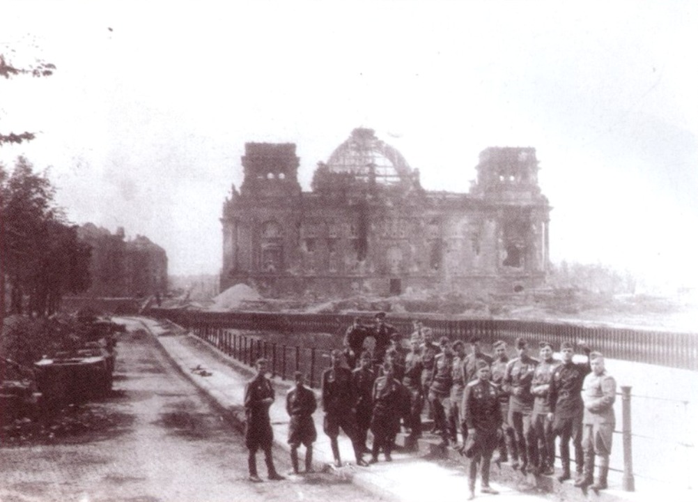 Рейхстаг в руинах. Подборка фото. Ч2. () Рейхстаг в руинах. Подборка фото. Ч2.