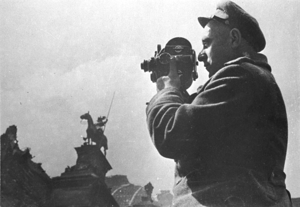 Рейхстаг в руинах. Подборка фото. () Рейхстаг в руинах. Подборка фото.