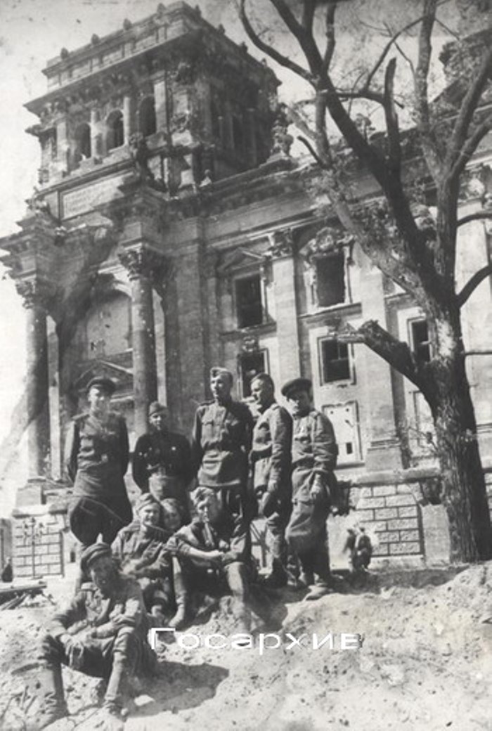 Рейхстаг в руинах. Подборка фото. () Рейхстаг в руинах. Подборка фото.